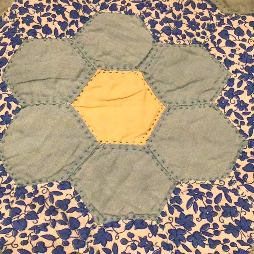 Antique Pennsylvania Appliquéd Quilt - Picture 5 of 14